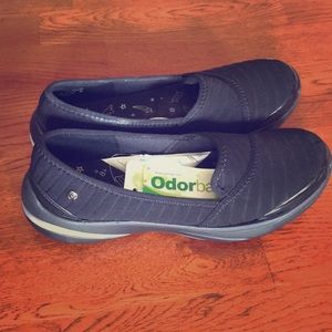 NWT BZees slip ons
